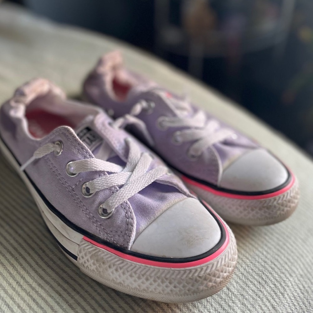 Purple/Pink low top Converse